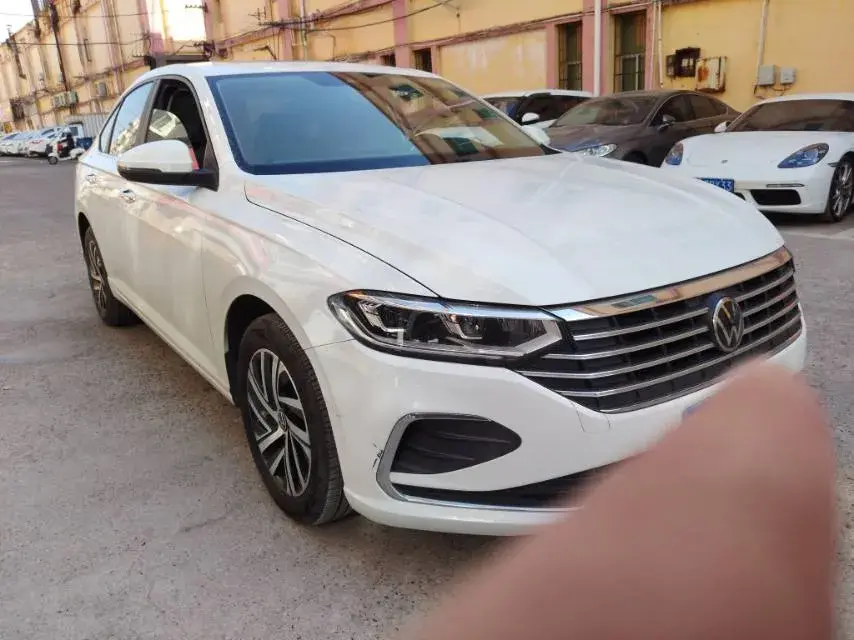 2023 VOLKSWAGEN LAVIDA thumbnail 3