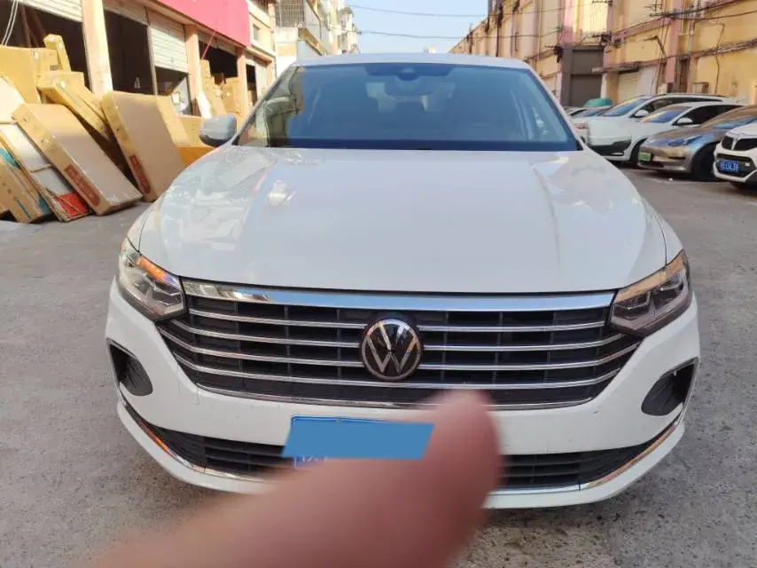 2023 VOLKSWAGEN LAVIDA thumbnail 2