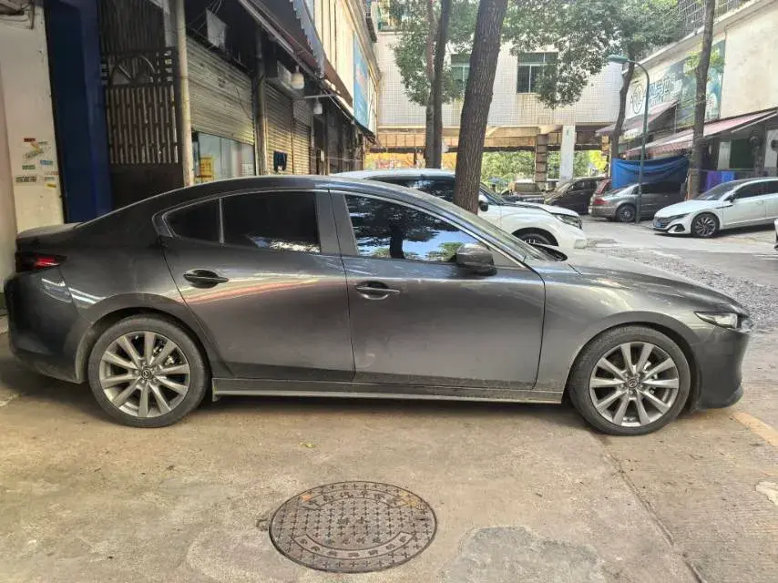 2023 MAZDA 3 thumbnail 3