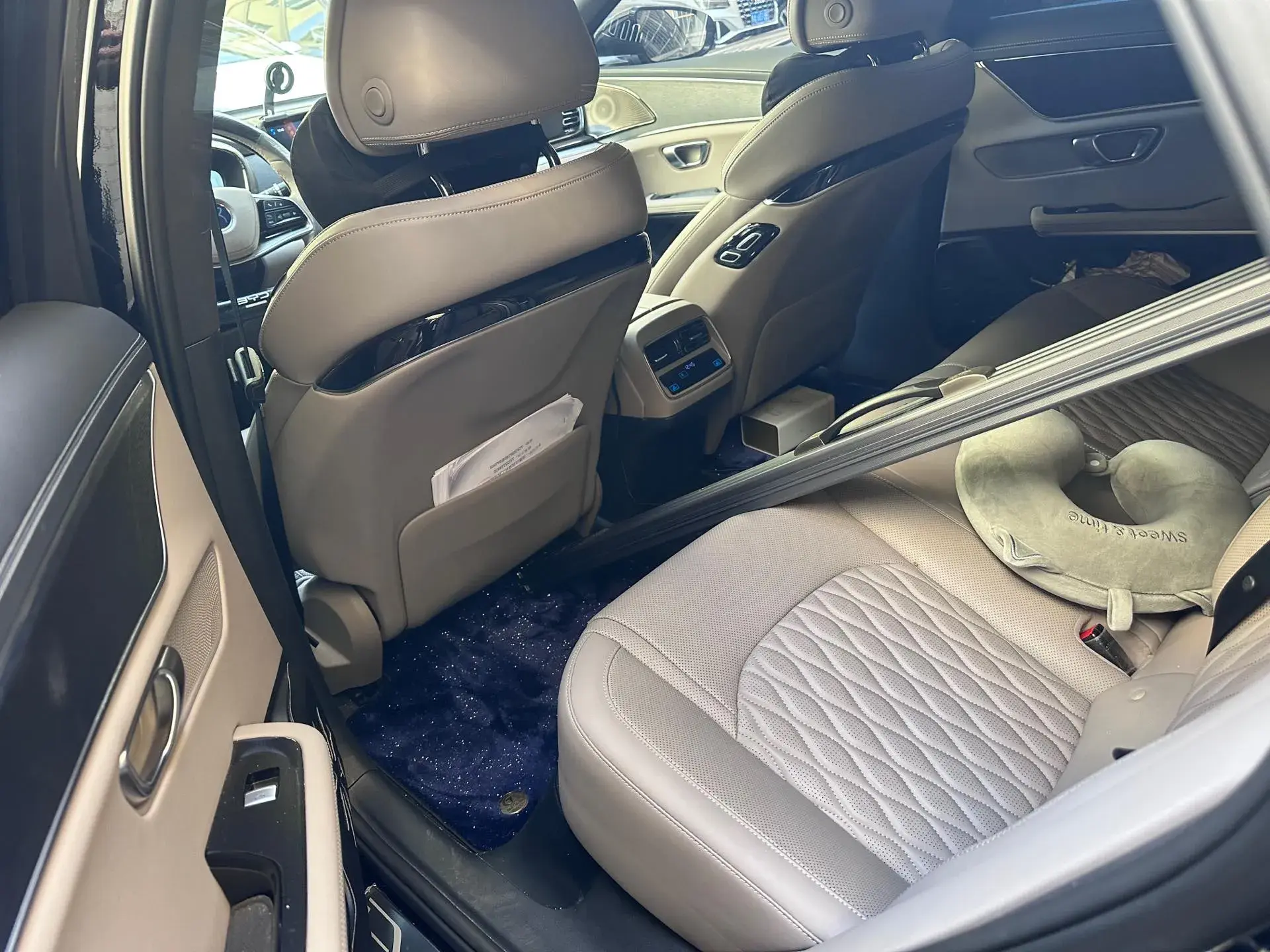 2025 BYD HAN thumbnail 4