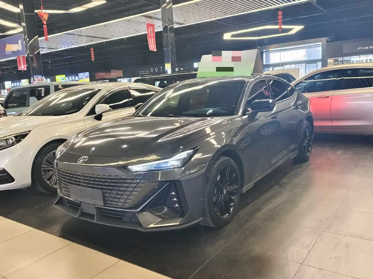 2023 ChangAn UNI-V iDD 1.5T 170HP L4 6TCT PHEV 18.4KWH