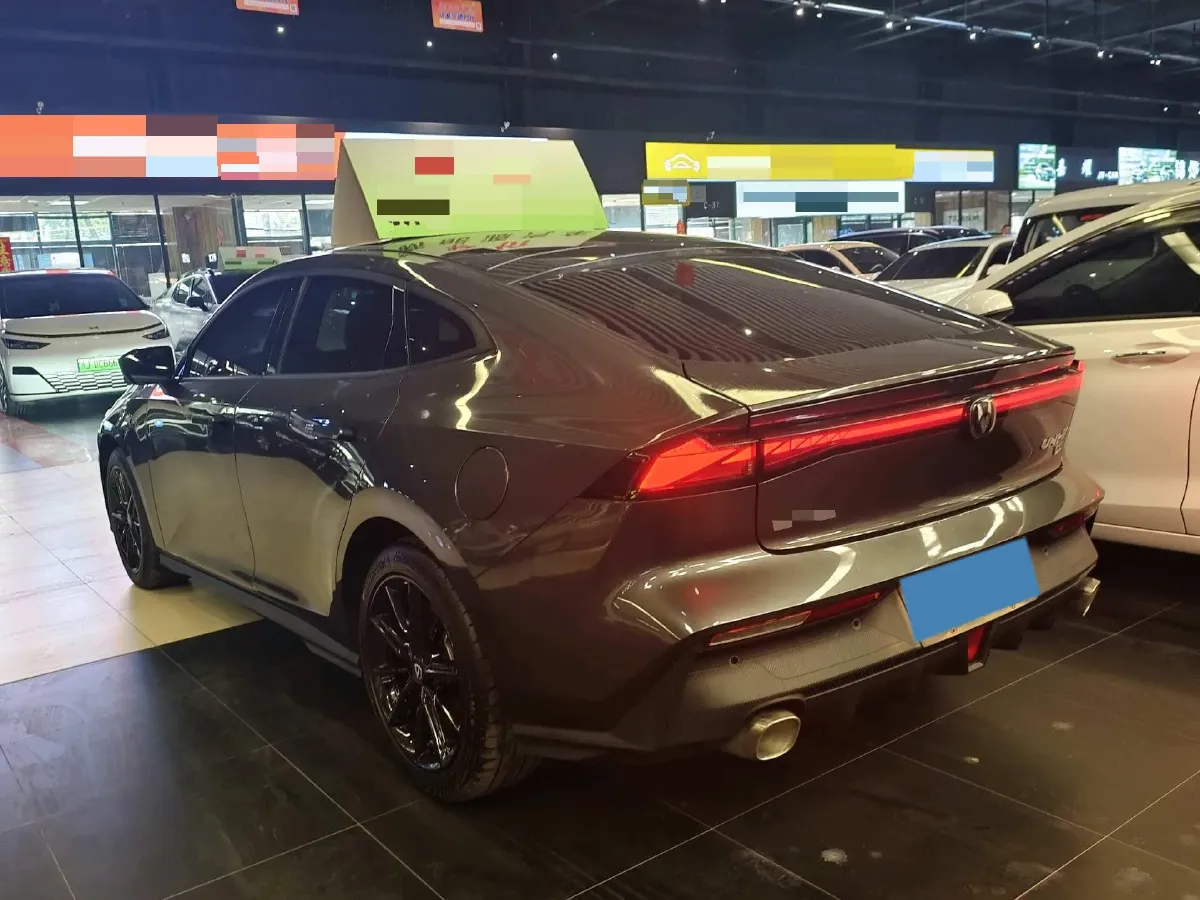 2023 ChangAn UNI-V iDD 1.5T 170HP L4 6TCT PHEV 18.4KWH,autocango,china used car exporter,china ev exporter,chinese used car exporter,chinese used ev exporter