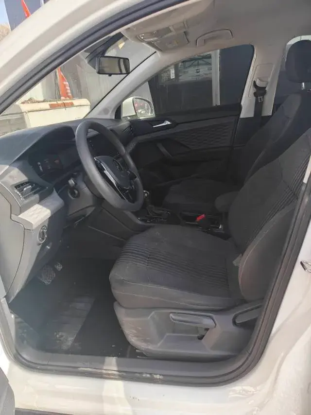 2021 VOLKSWAGEN THARU thumbnail 4