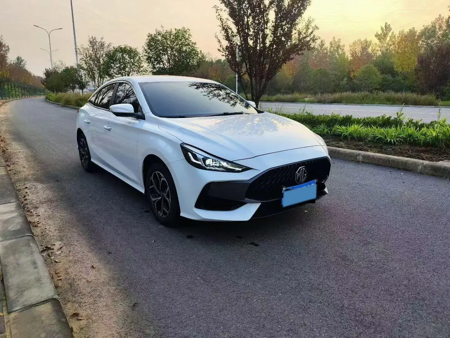 2023 MG 5 thumbnail 3