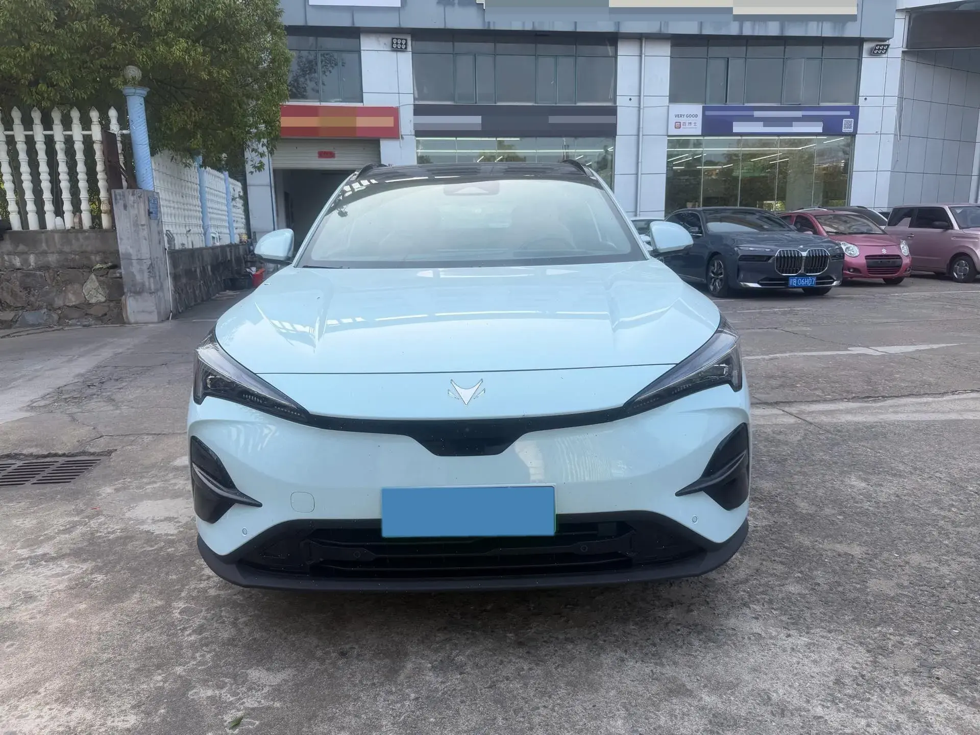 2024 ARCFOX ΑT5 thumbnail 3