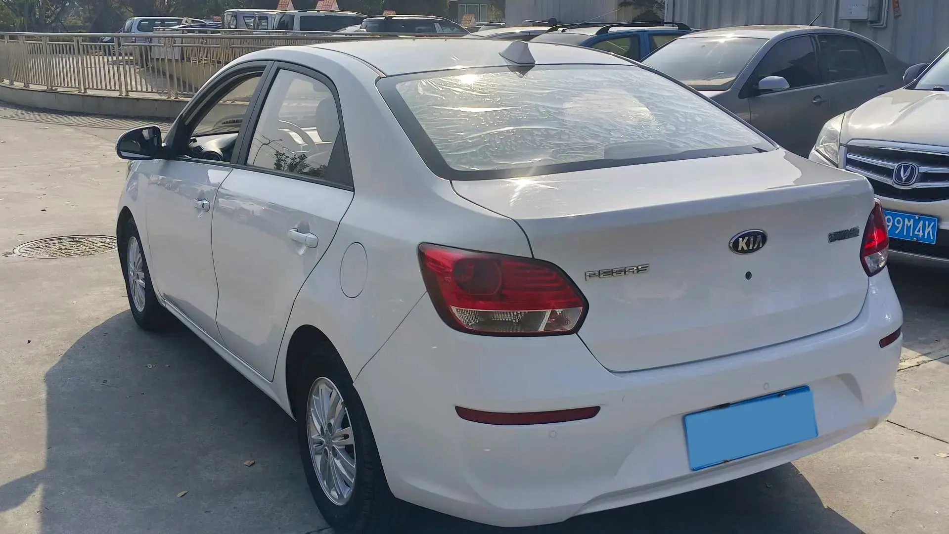 2017 KIA PEGAS thumbnail 4