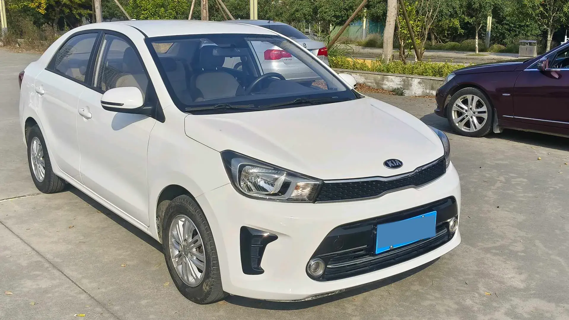 2017 KIA PEGAS thumbnail 2