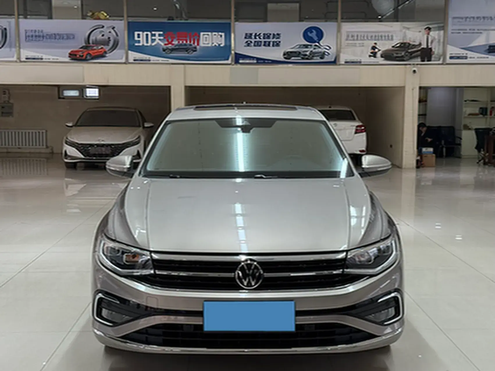 2023 VOLKSWAGEN BORA thumbnail 2