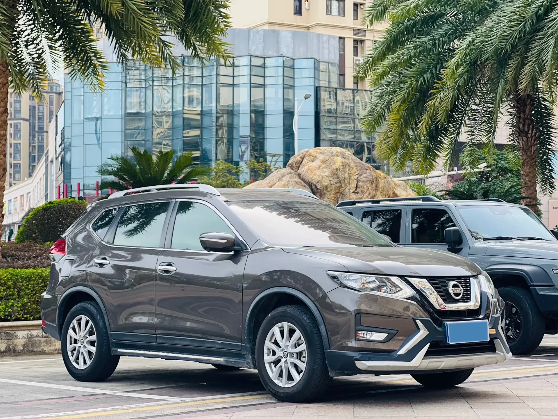 2019 NISSAN X-TRAIL thumbnail 3
