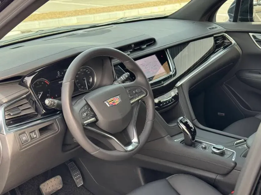 2022 Cadillac XT6 2.0T 237HP L4 9AT,autocango,china used car exporter,china ev exporter,chinese used car exporter,chinese used ev exporter