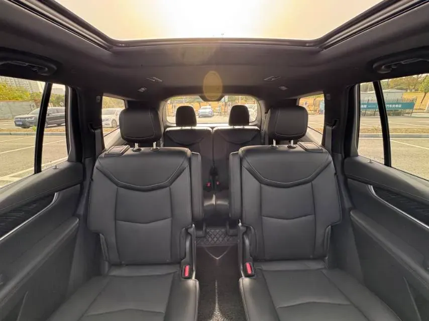 2022 Cadillac XT6 2.0T 237HP L4 9AT,autocango,china used car exporter,china ev exporter,chinese used car exporter,chinese used ev exporter