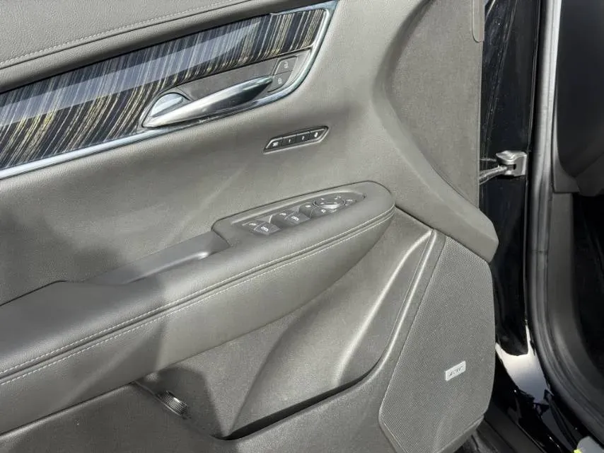 2022 Cadillac XT6 2.0T 237HP L4 9AT,autocango,china used car exporter,china ev exporter,chinese used car exporter,chinese used ev exporter