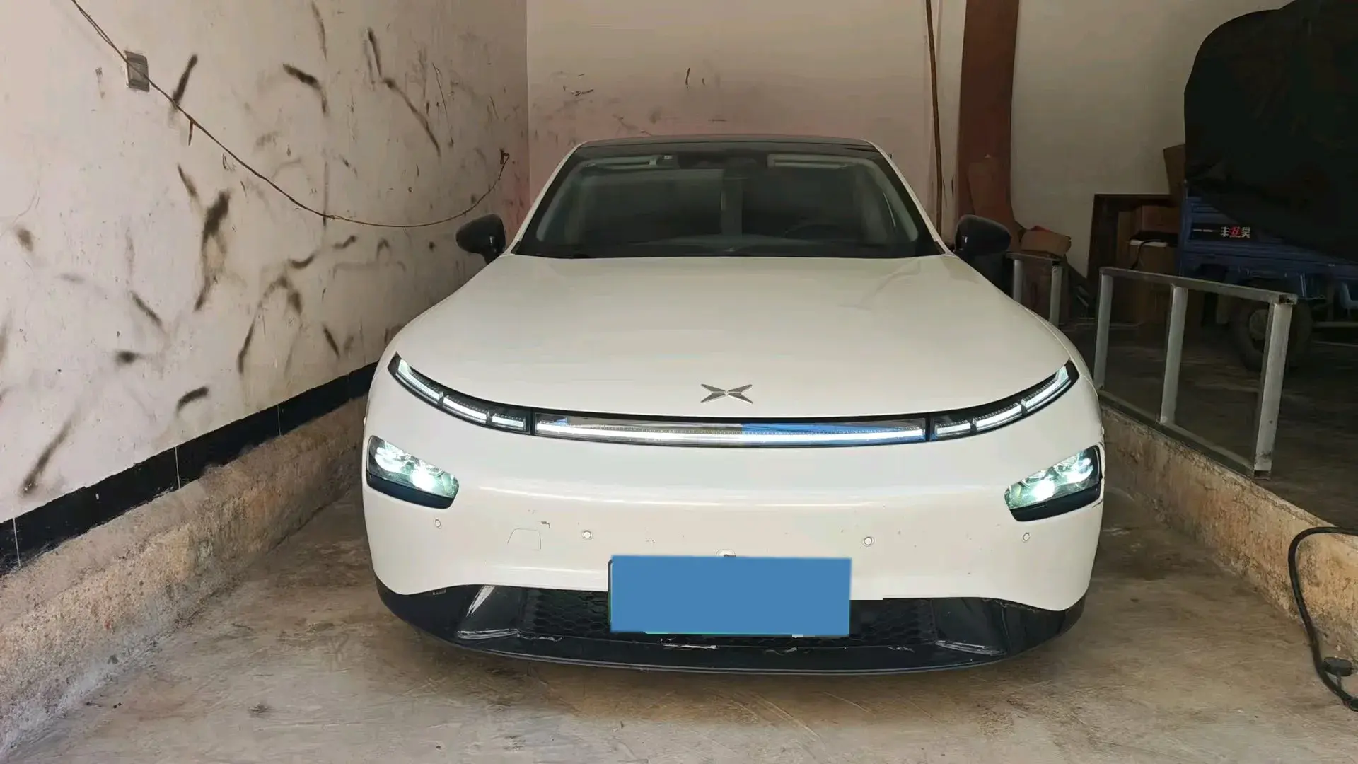 2020 XPENG P7 thumbnail 2