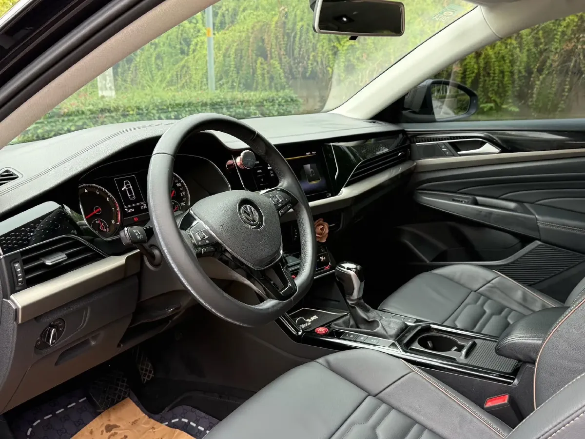 2020 Volkswagen Passat 2.0T 186HP L4 7DCT,autocango,china used car exporter,china ev exporter,chinese used car exporter,chinese used ev exporter