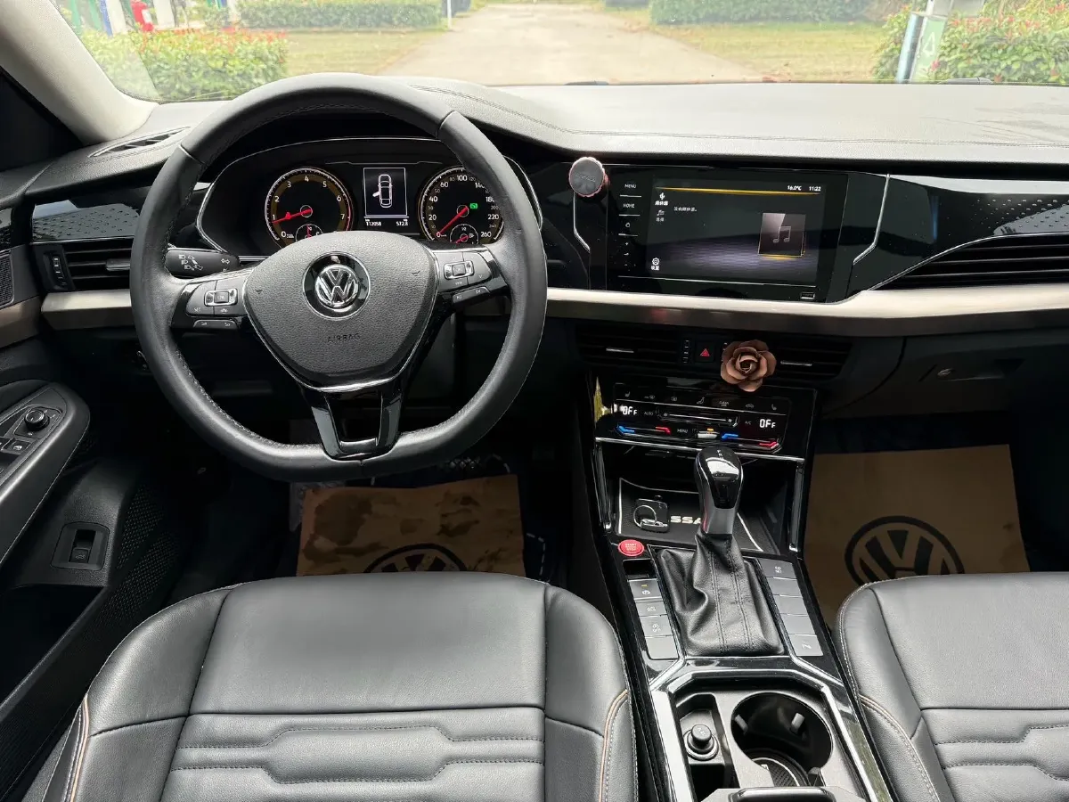 2020 Volkswagen Passat 2.0T 186HP L4 7DCT,autocango,china used car exporter,china ev exporter,chinese used car exporter,chinese used ev exporter