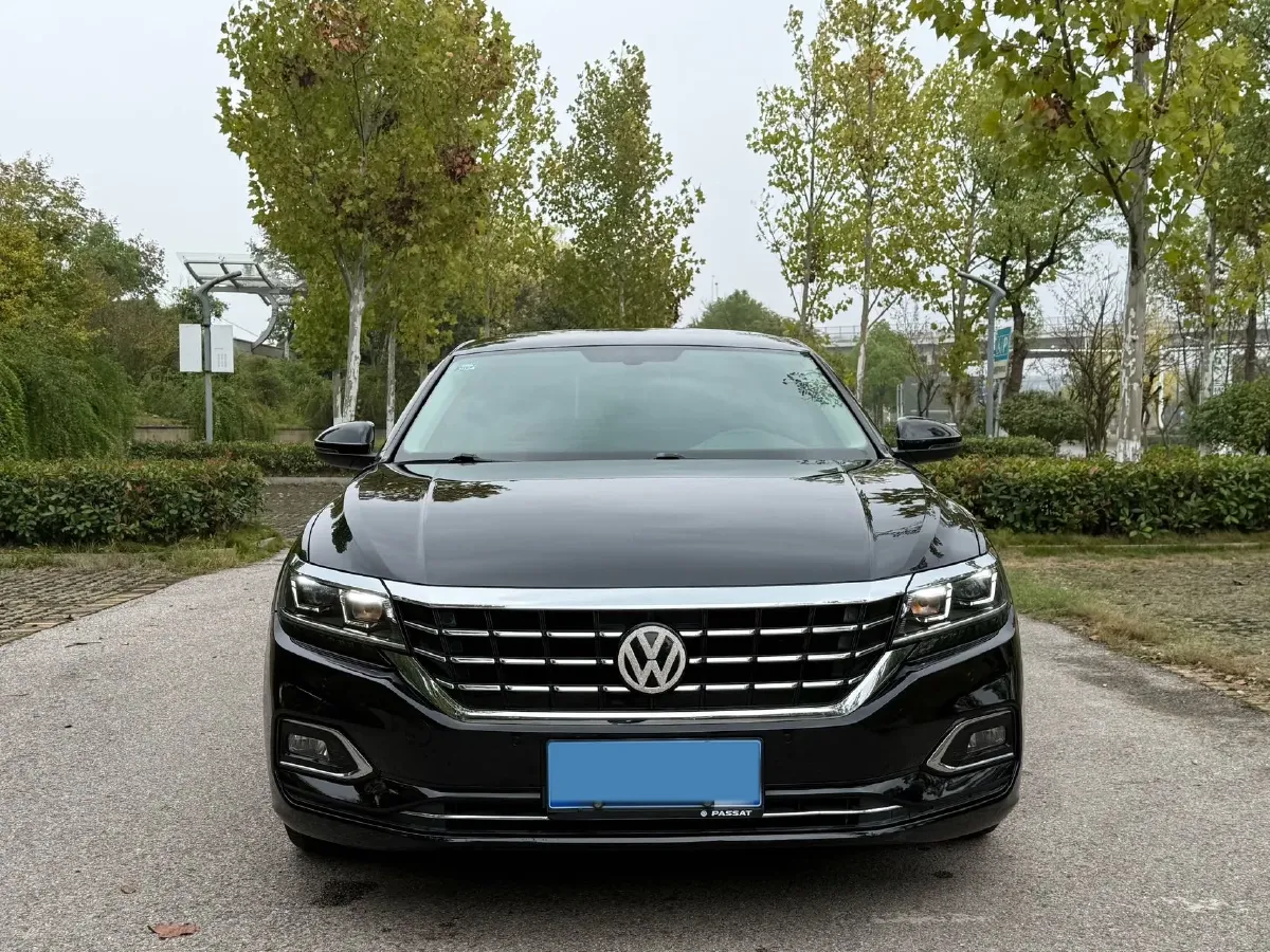 2020 Volkswagen Passat 2.0T 186HP L4 7DCT,autocango,china used car exporter,china ev exporter,chinese used car exporter,chinese used ev exporter