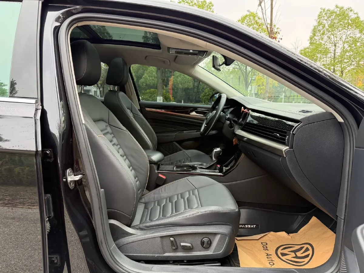 2020 Volkswagen Passat 2.0T 186HP L4 7DCT,autocango,china used car exporter,china ev exporter,chinese used car exporter,chinese used ev exporter