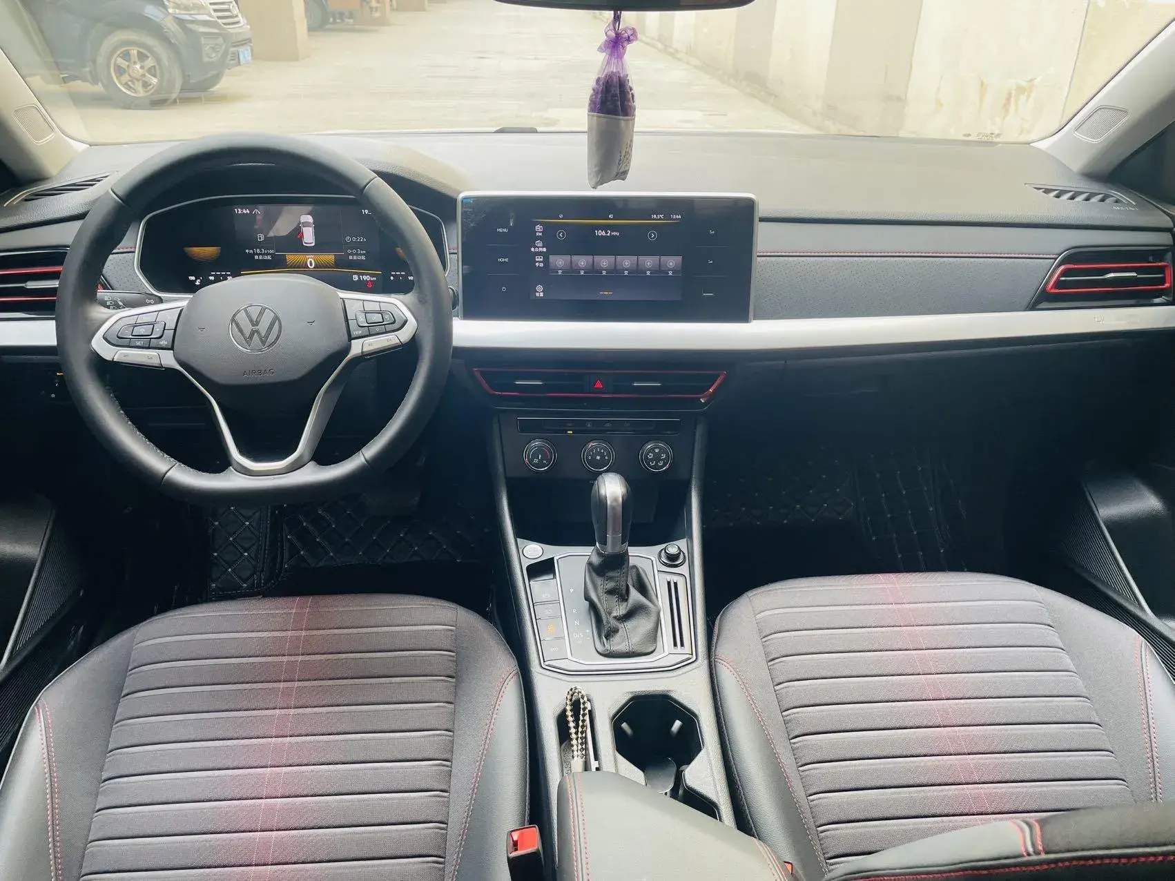 2023 VOLKSWAGEN LAVIDA thumbnail 4