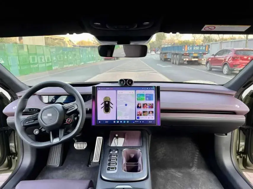 2024 MI SU7 thumbnail 4