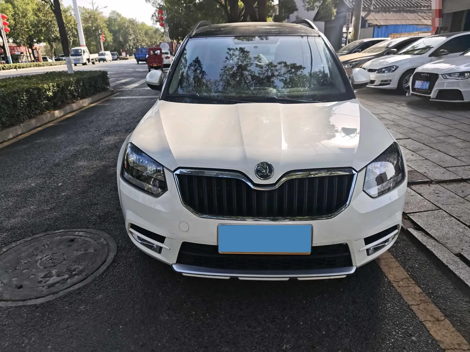 2017 SKODA YETI thumbnail 2