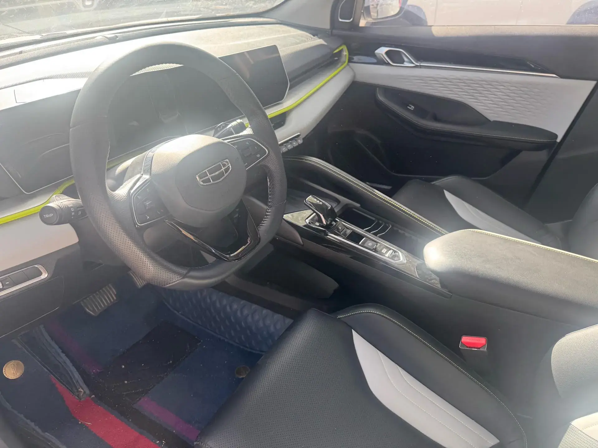 2022 GEELY COOLRAY thumbnail 3