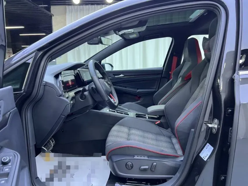 2025 Volkswagen GolfGTI 2.0T 220HP L4 7DCT,autocango,china used car exporter,china ev exporter,chinese used car exporter,chinese used ev exporter