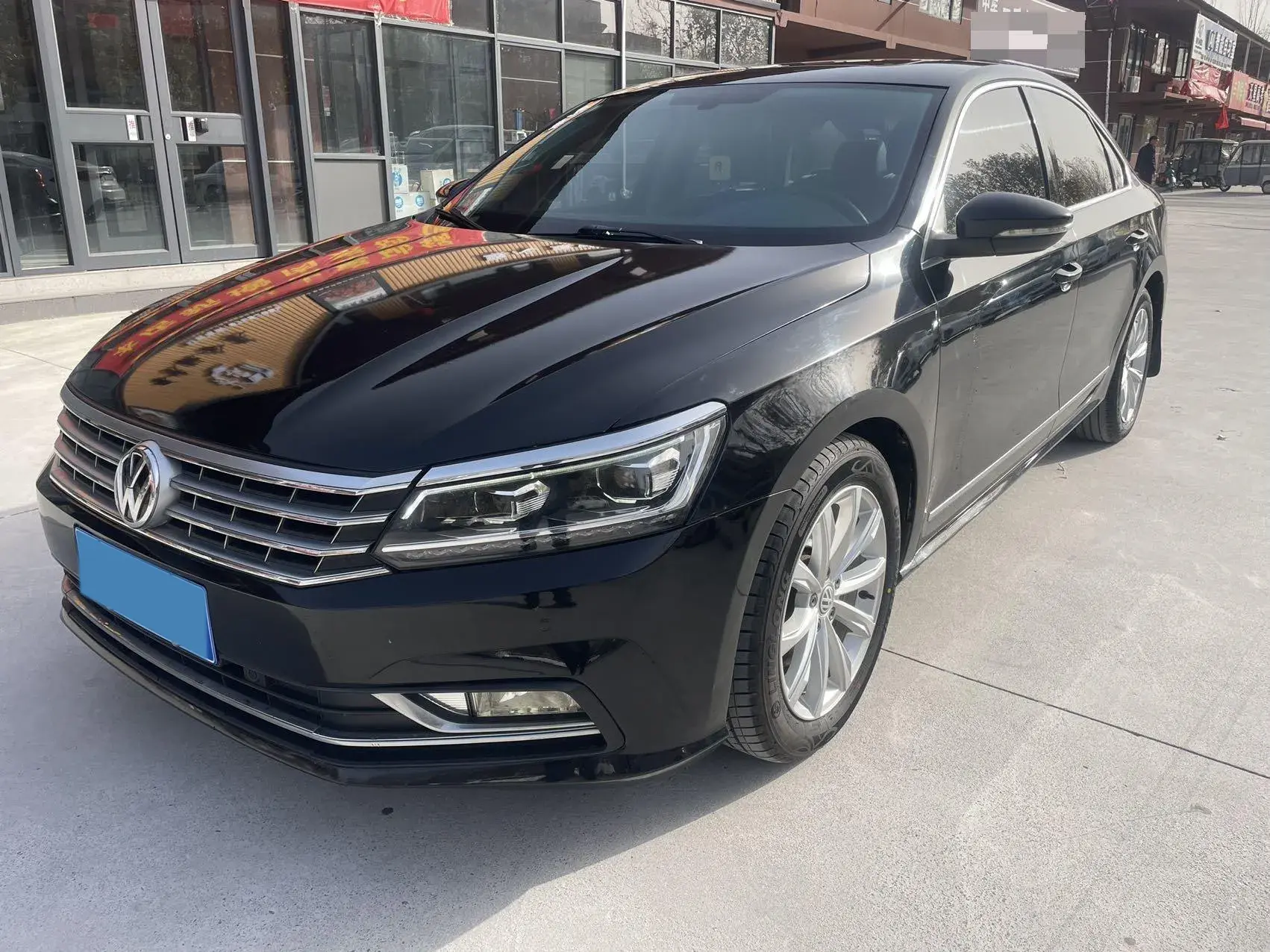 2017 VOLKSWAGEN PASSAT view 1