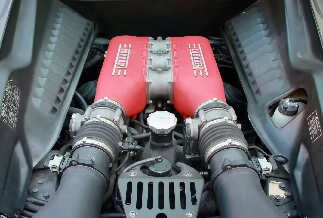 2011 Ferrari 458 4.5L 570HP V8 7DCT,autocango,china used car exporter,china ev exporter,chinese used car exporter,chinese used ev exporter