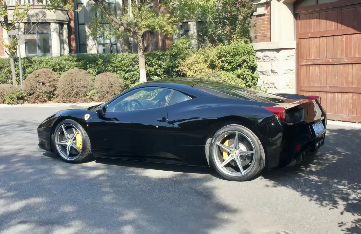 2011 Ferrari 458 4.5L 570HP V8 7DCT,autocango,china used car exporter,china ev exporter,chinese used car exporter,chinese used ev exporter