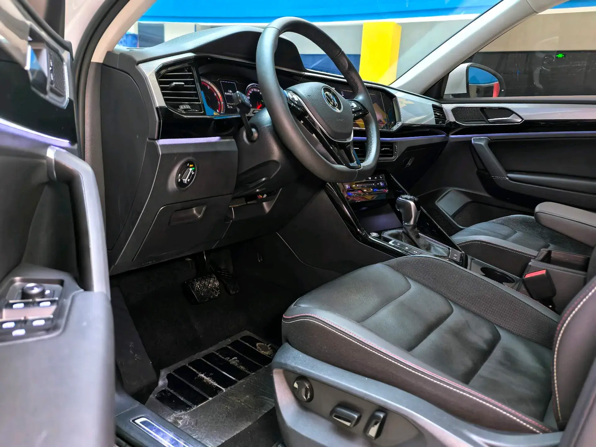 2022 VOLKSWAGEN TAYRON thumbnail 4