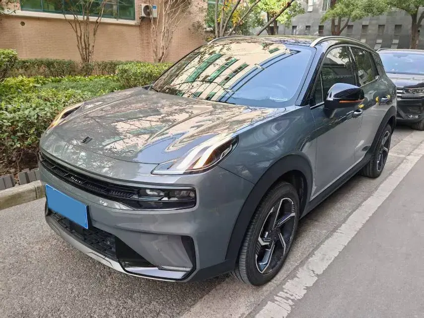 2020 LYNK&CO 06 view 1