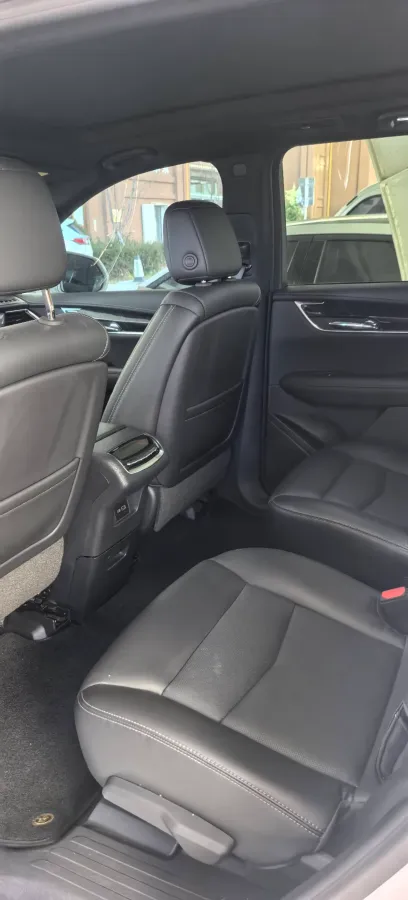 2022 Cadillac XT6 2.0T 237HP L4 9AT,autocango,china used car exporter,china ev exporter,chinese used car exporter,chinese used ev exporter