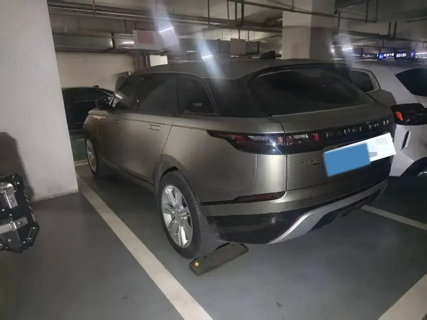 2020 LAND ROVER thumbnail 2