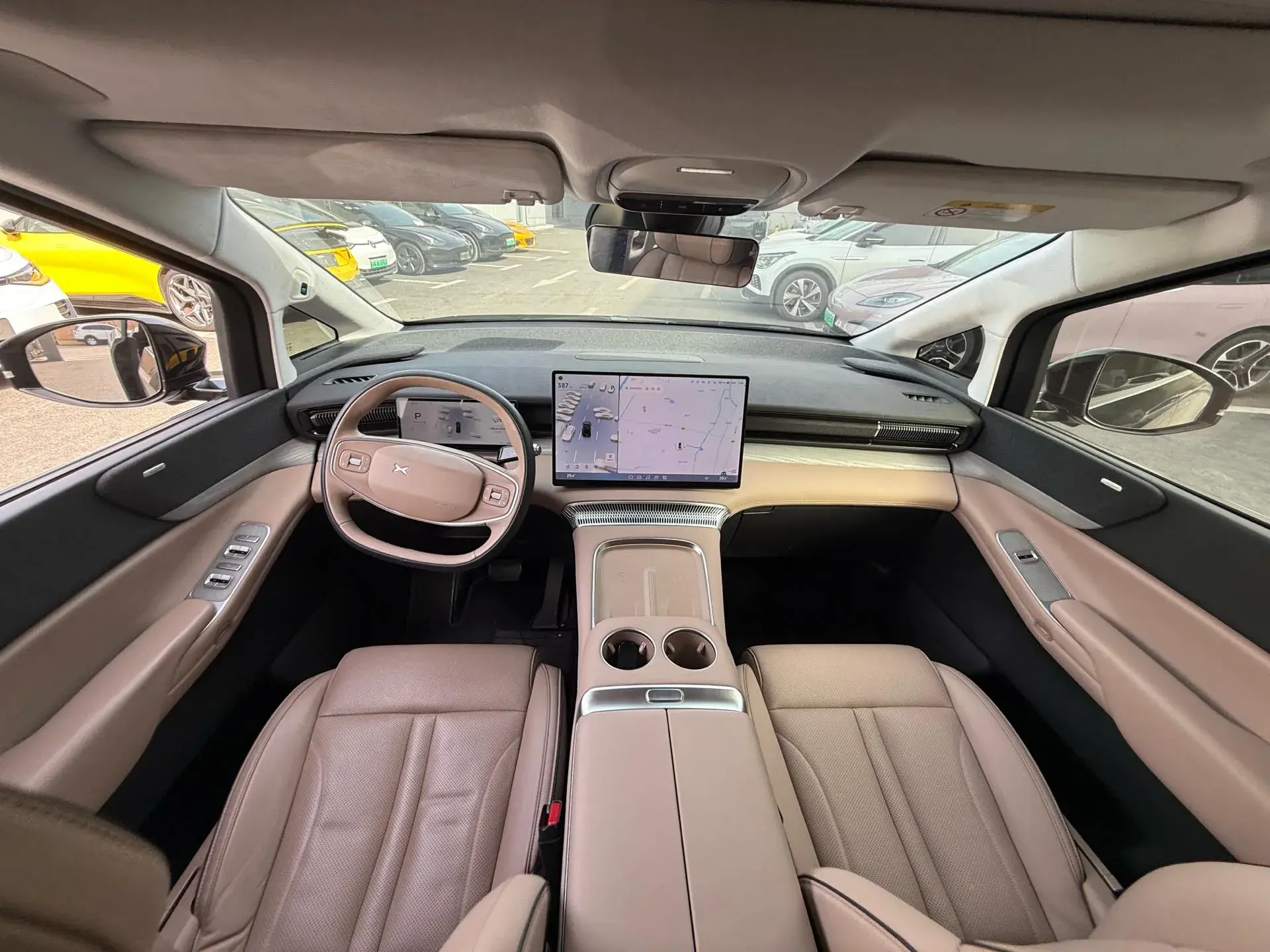 2024 XPENG X9 thumbnail 2