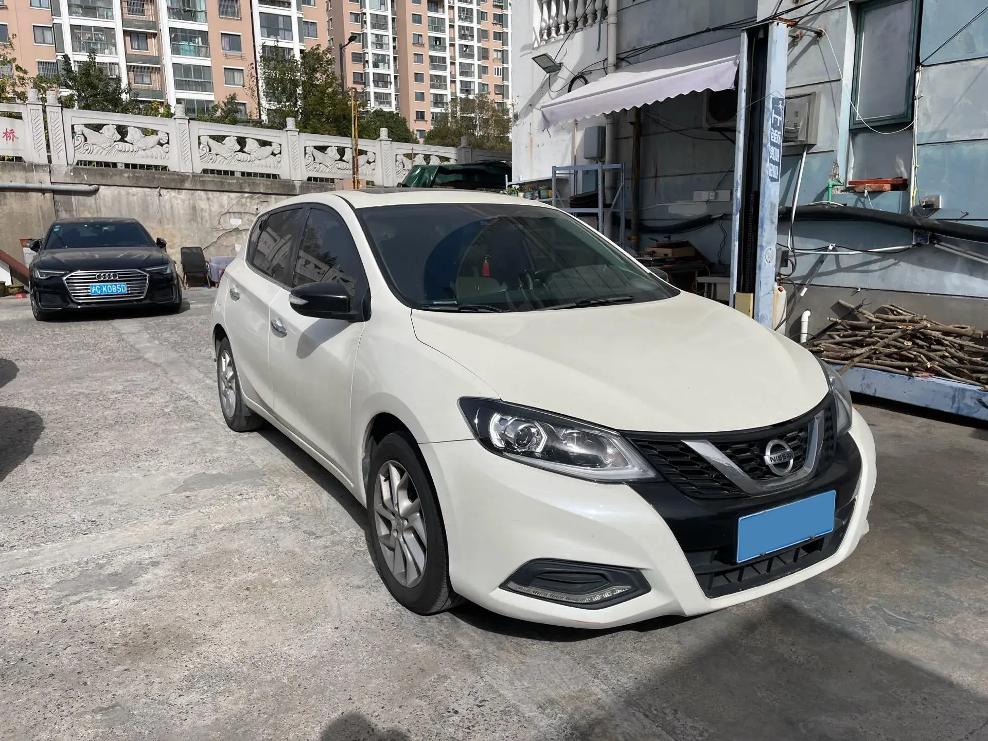 2020 NISSAN TIIDA thumbnail 3