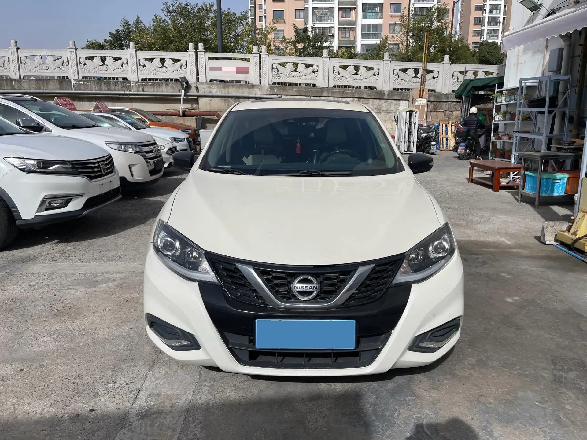 2020 NISSAN TIIDA thumbnail 2