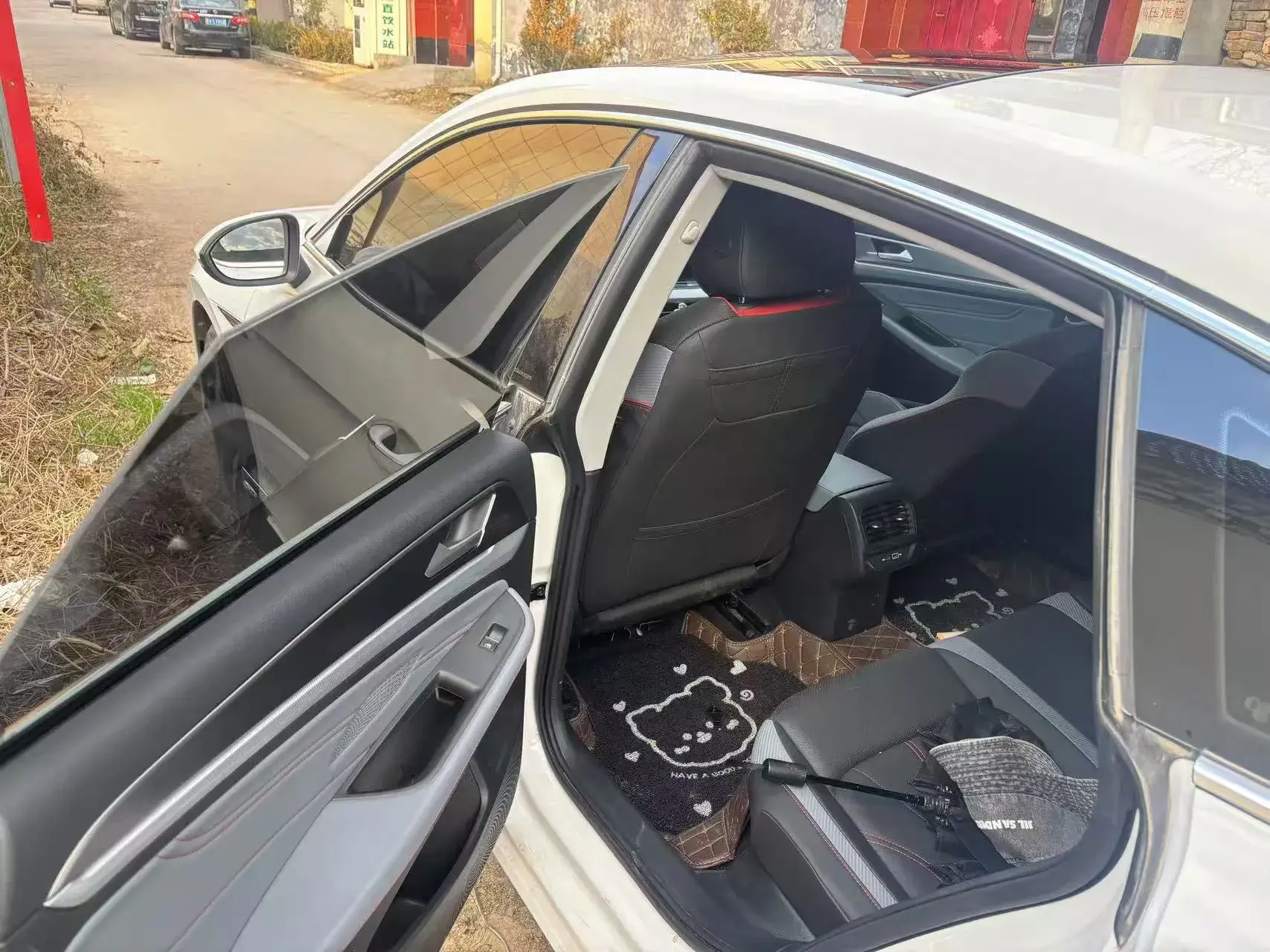 2023 VOLKSWAGEN LAMANDO thumbnail 4