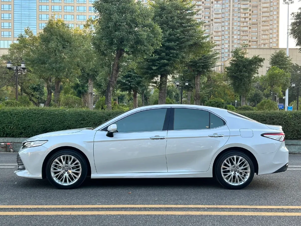 2019 Toyota Camry 2.5L 209HP L4 8AT,autocango,china used car exporter,china ev exporter,chinese used car exporter,chinese used ev exporter