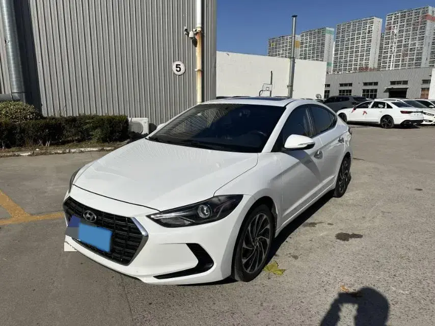 2020 HYUNDAI ELANTRA view 1
