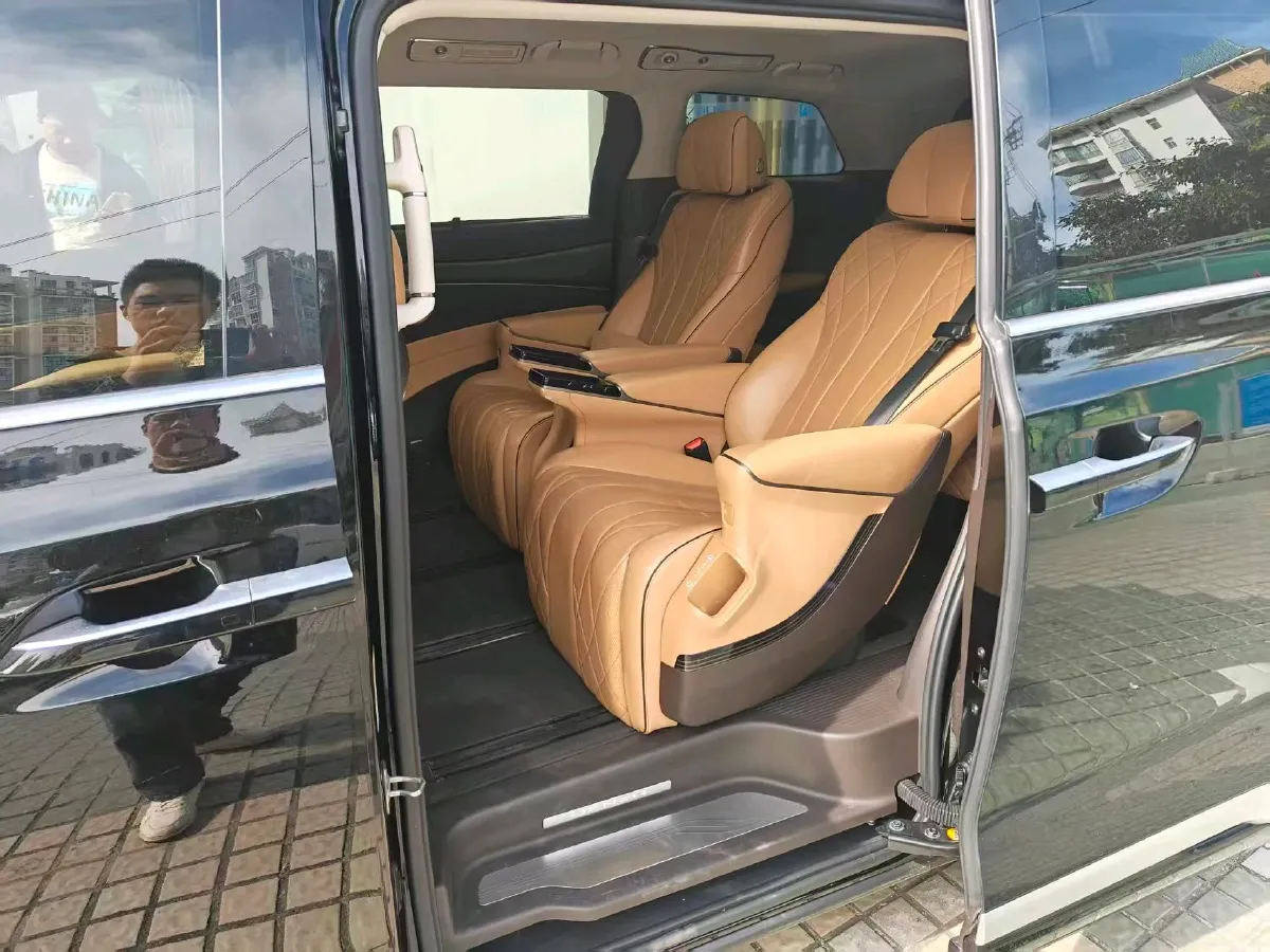 2024 Denza D9 1.5T 139HP L4 E-CVT PHEV 40KWH,autocango,china used car exporter,china ev exporter,chinese used car exporter,chinese used ev exporter