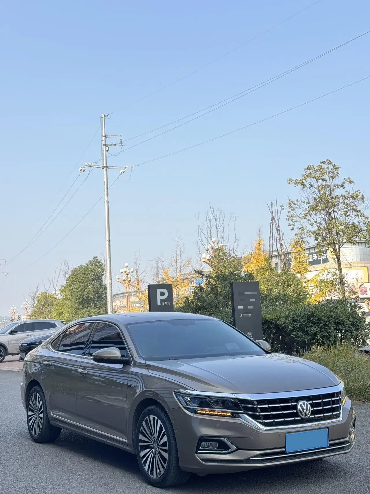 2019 VOLKSWAGEN PASSAT thumbnail 3