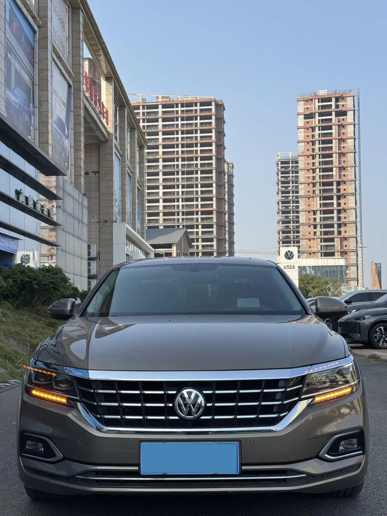 2019 VOLKSWAGEN PASSAT thumbnail 2