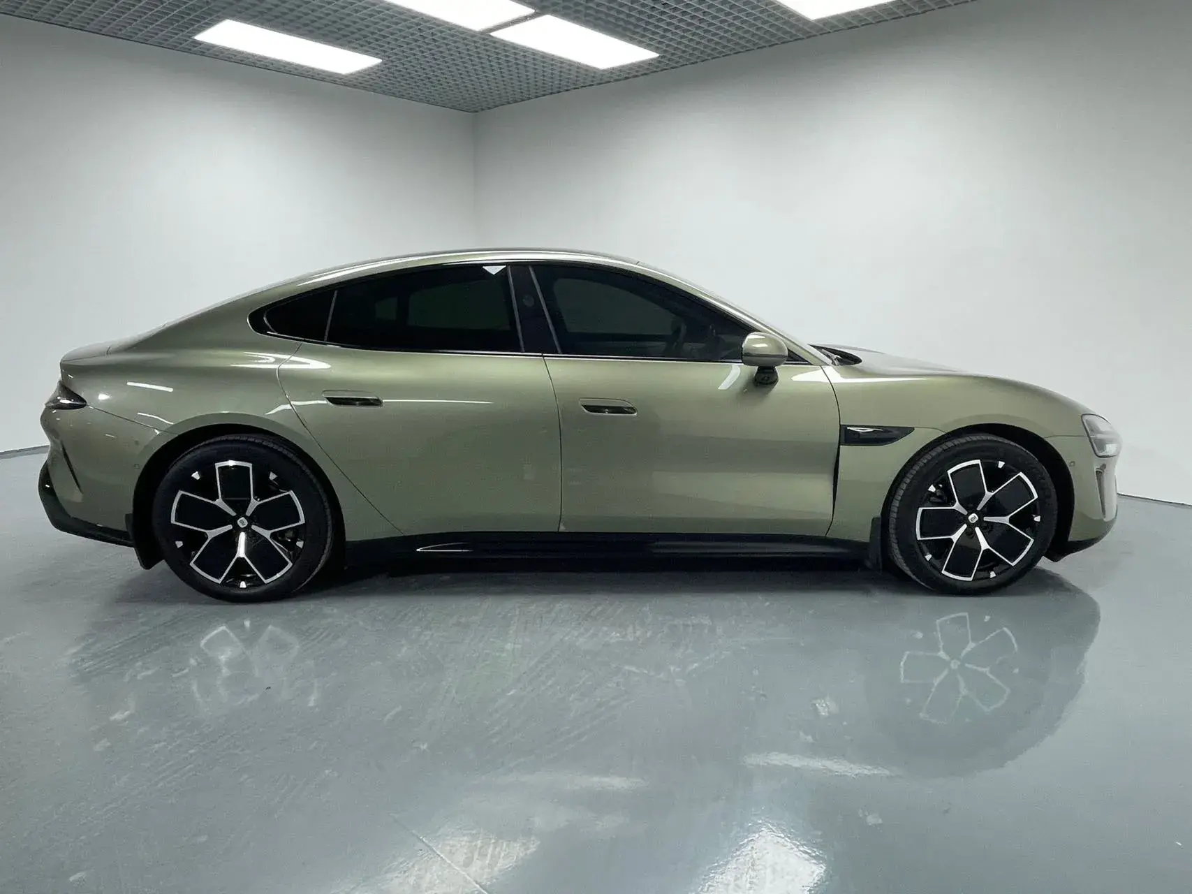 2024 MI SU7 thumbnail 2