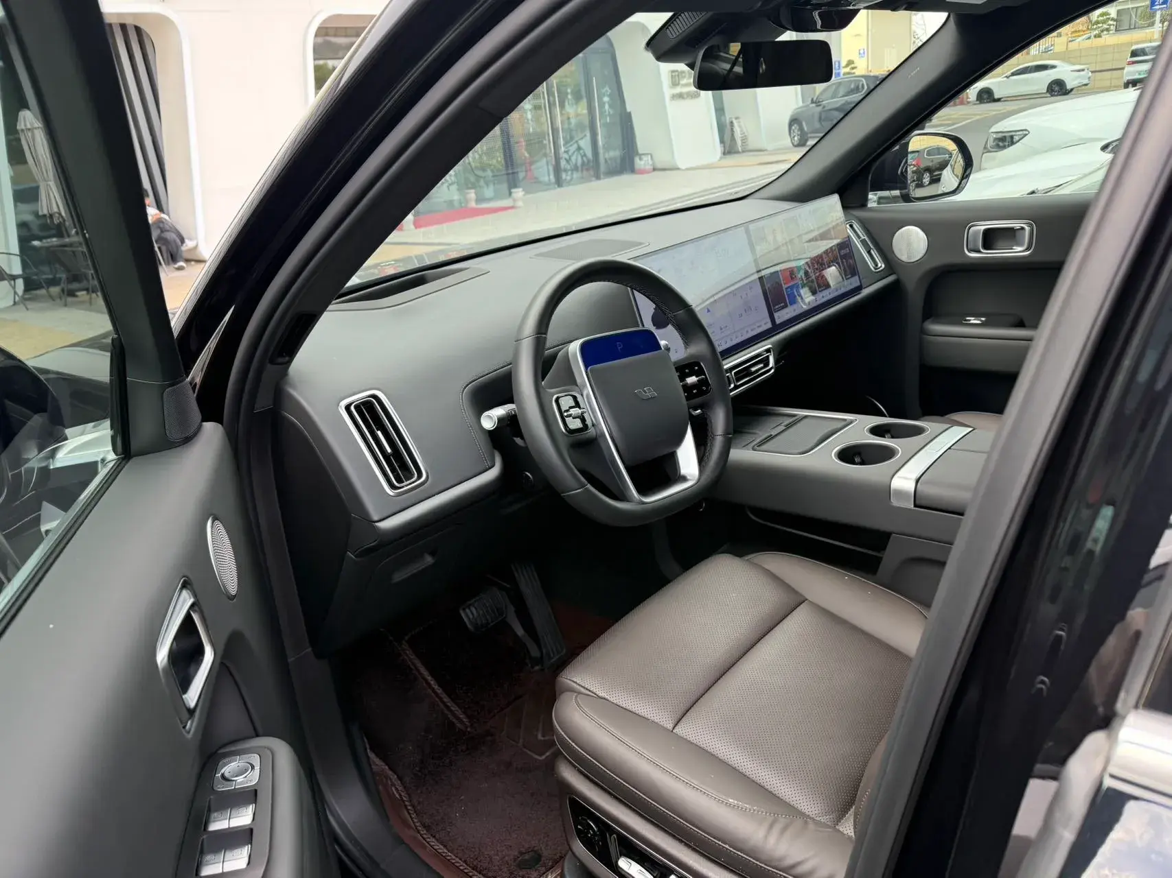 2022 LI L9 thumbnail 2