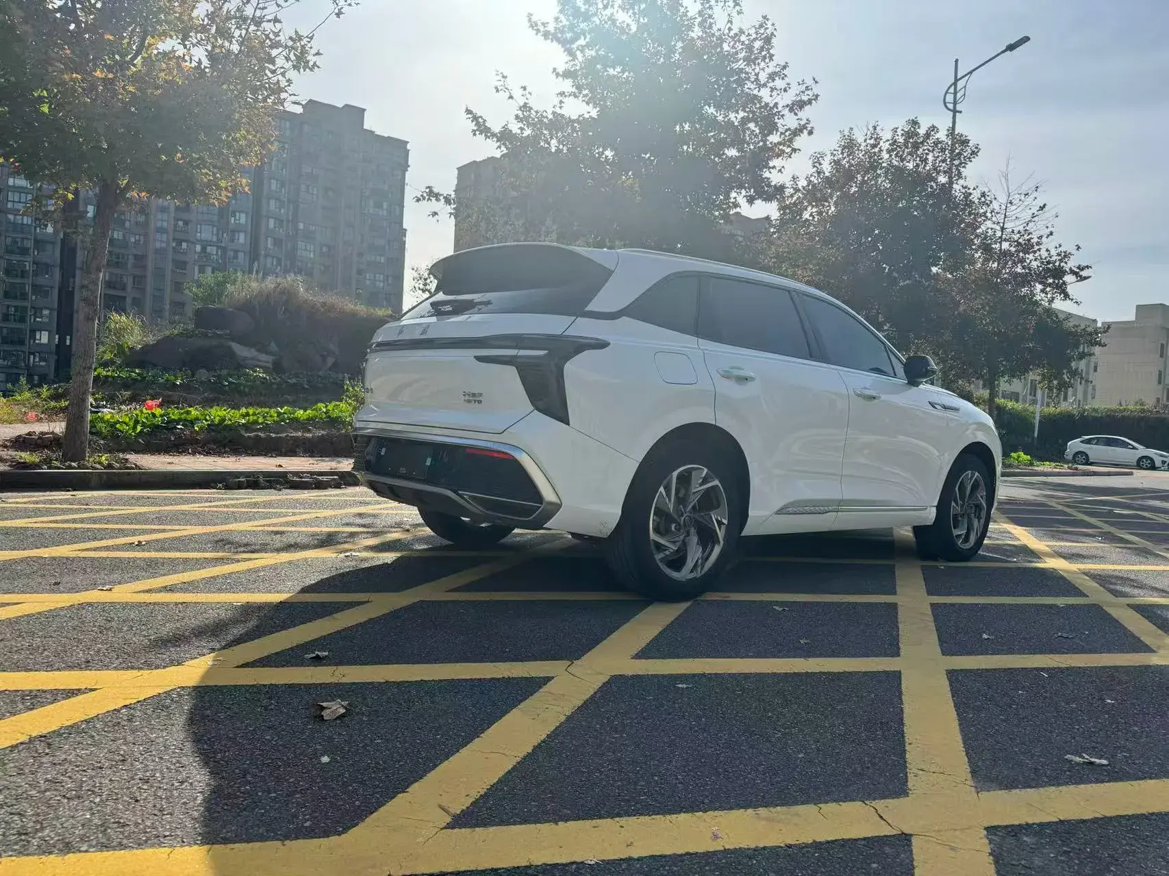 2023 HONGQI HS3 thumbnail 4