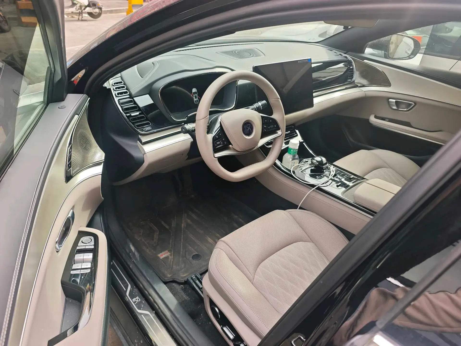 2025 BYD HAN thumbnail 2