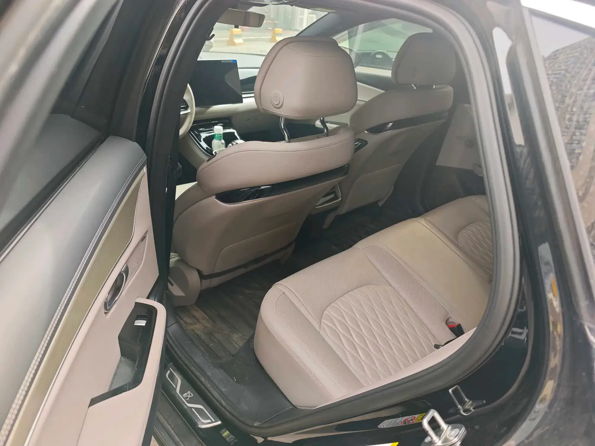 2025 BYD HAN thumbnail 3