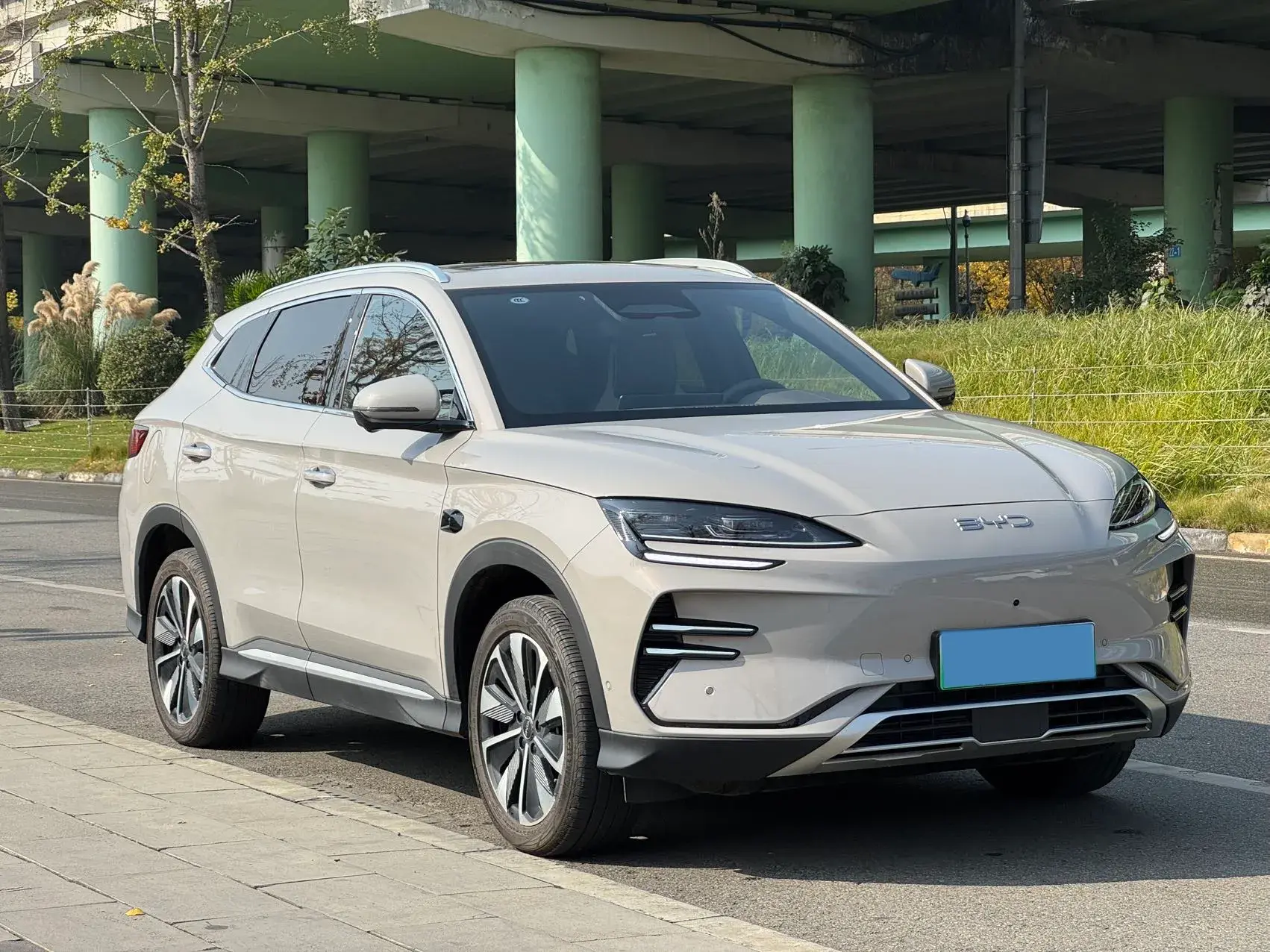 2025 BYD SONG thumbnail 2