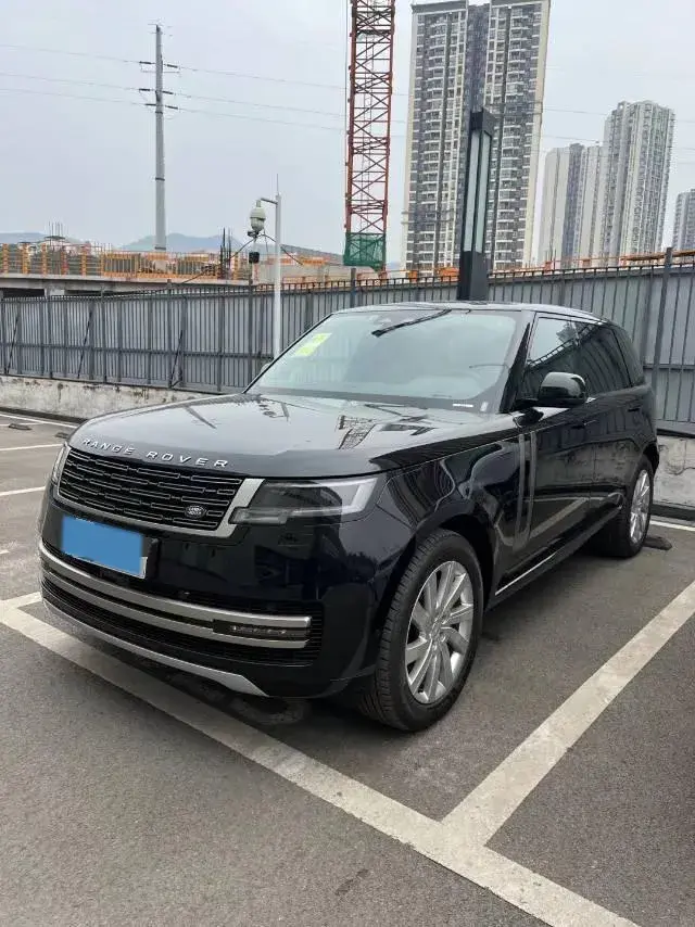 2024 LAND ROVER view 1
