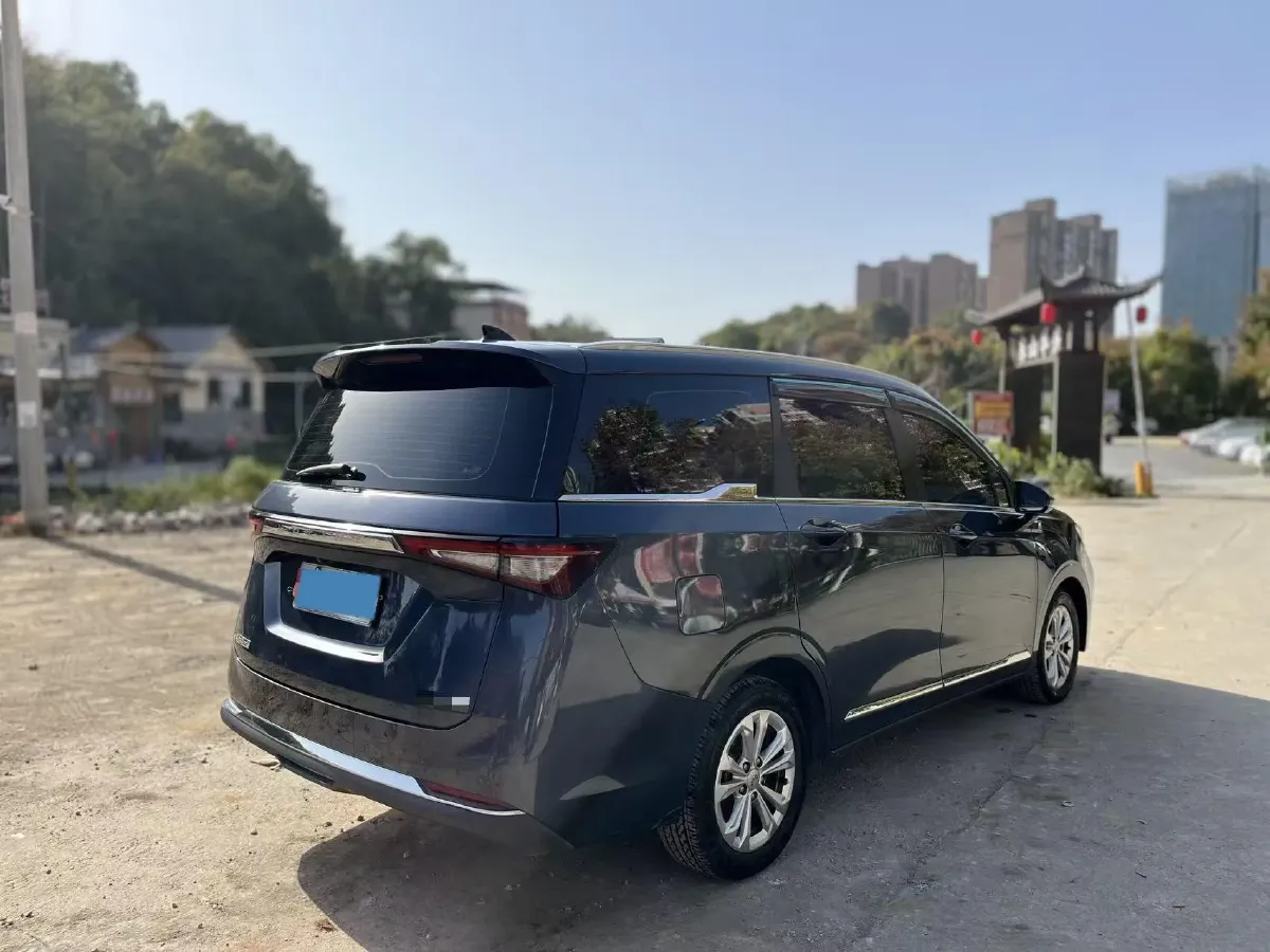 2022 WuLing JiaChen 1.5T 147HP L4 CVT,autocango,china used car exporter,china ev exporter,chinese used car exporter,chinese used ev exporter